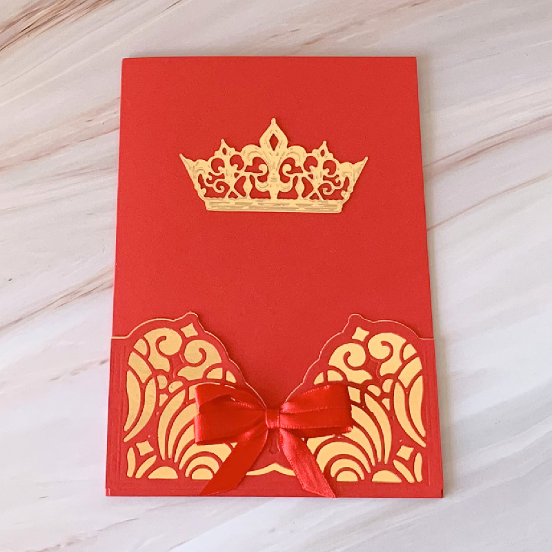 Invitación de 15 años roja, de Princesa con Corona (Pedido mínimo 25 pzas).