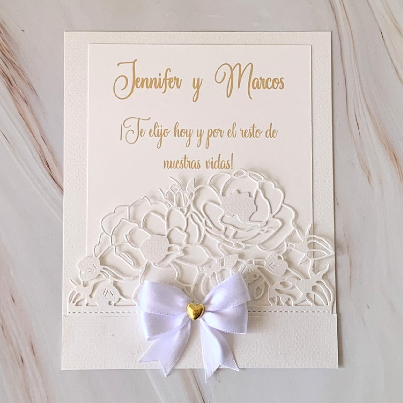 Invitación para boda “Flower White”  (Pedido mínimo 25 pzas).