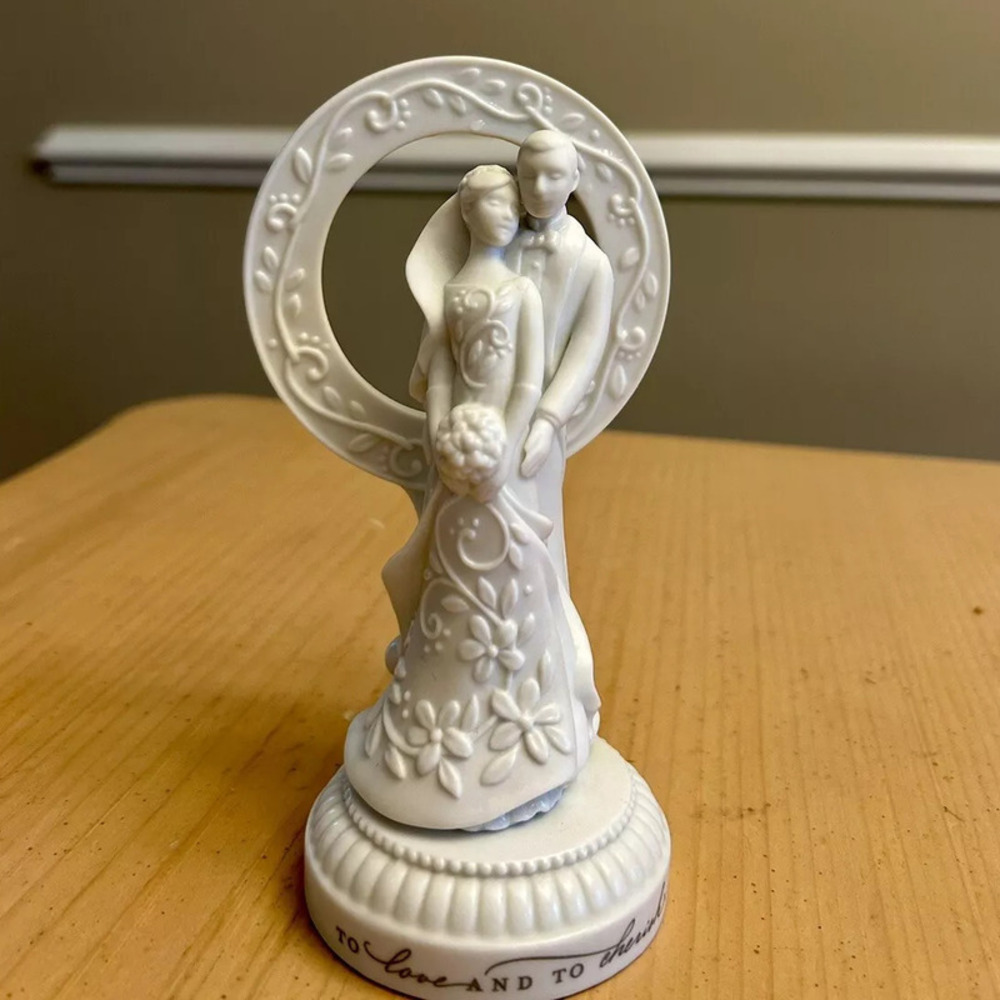 Figura para Pastel de Bodas, Porcelana, Dos Corazones, un Amor