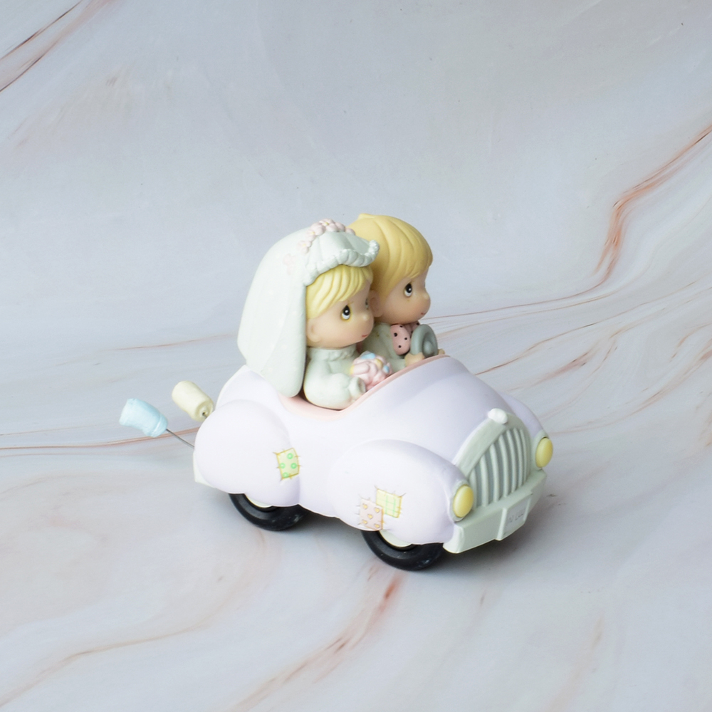 Figura para pastel de boda, Pequeña, Precious Moments, Novios en Carrito