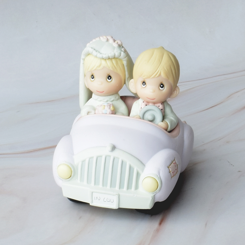 Figura para pastel de boda, Pequeña, Precious Moments, Novios en Carrito