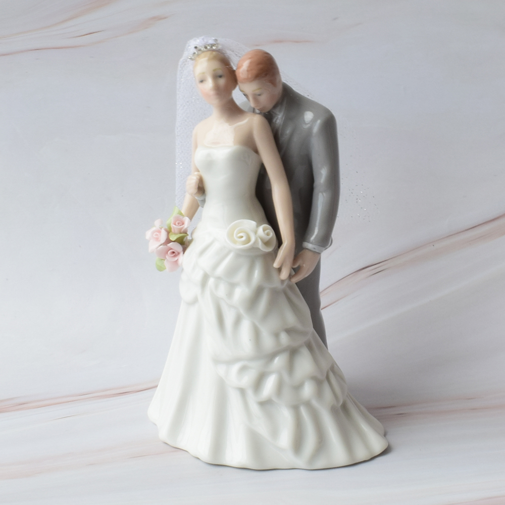 Figura para Pastel de Boda Porcelana, Abrazo de Amor