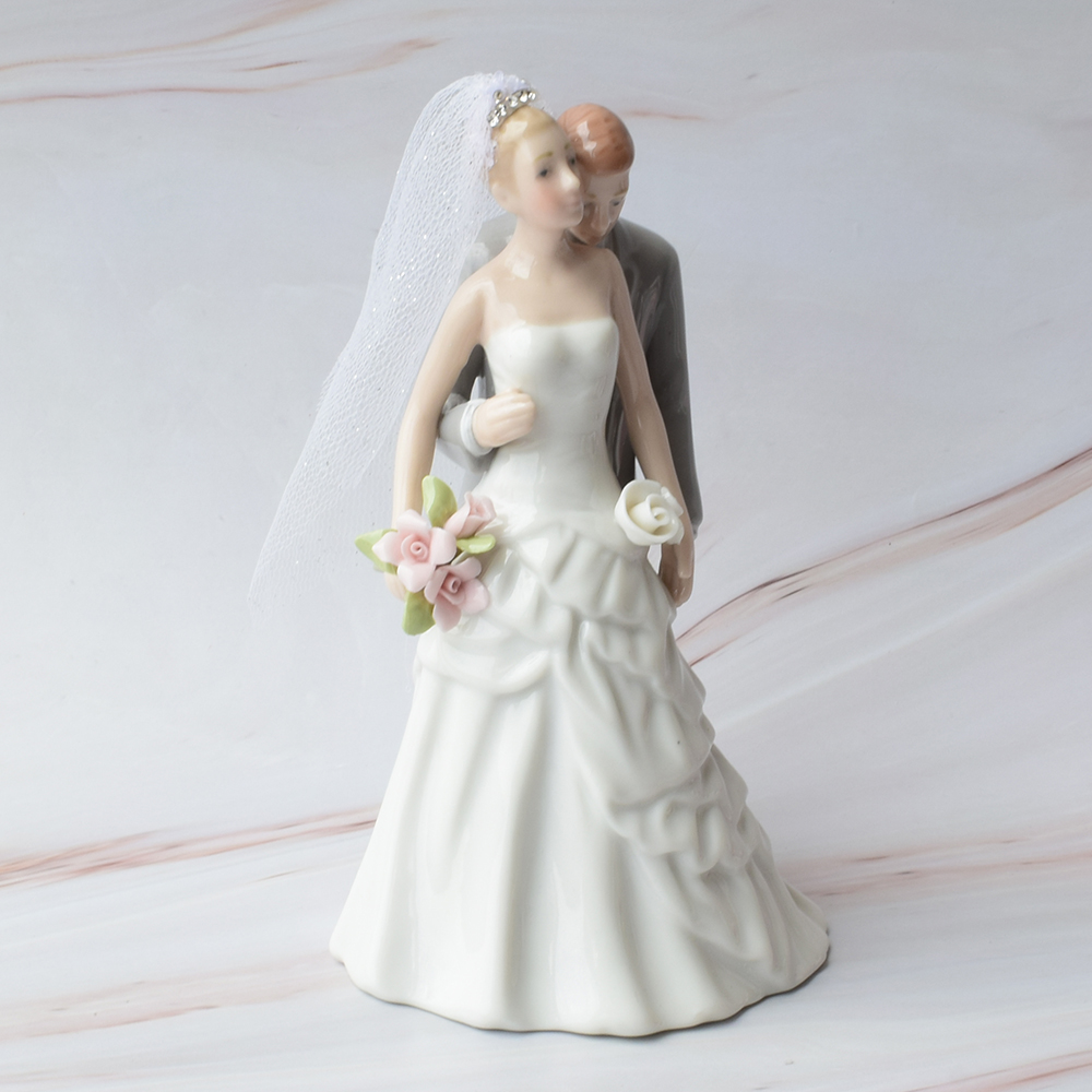 Figura para Pastel de Boda Porcelana, Abrazo de Amor