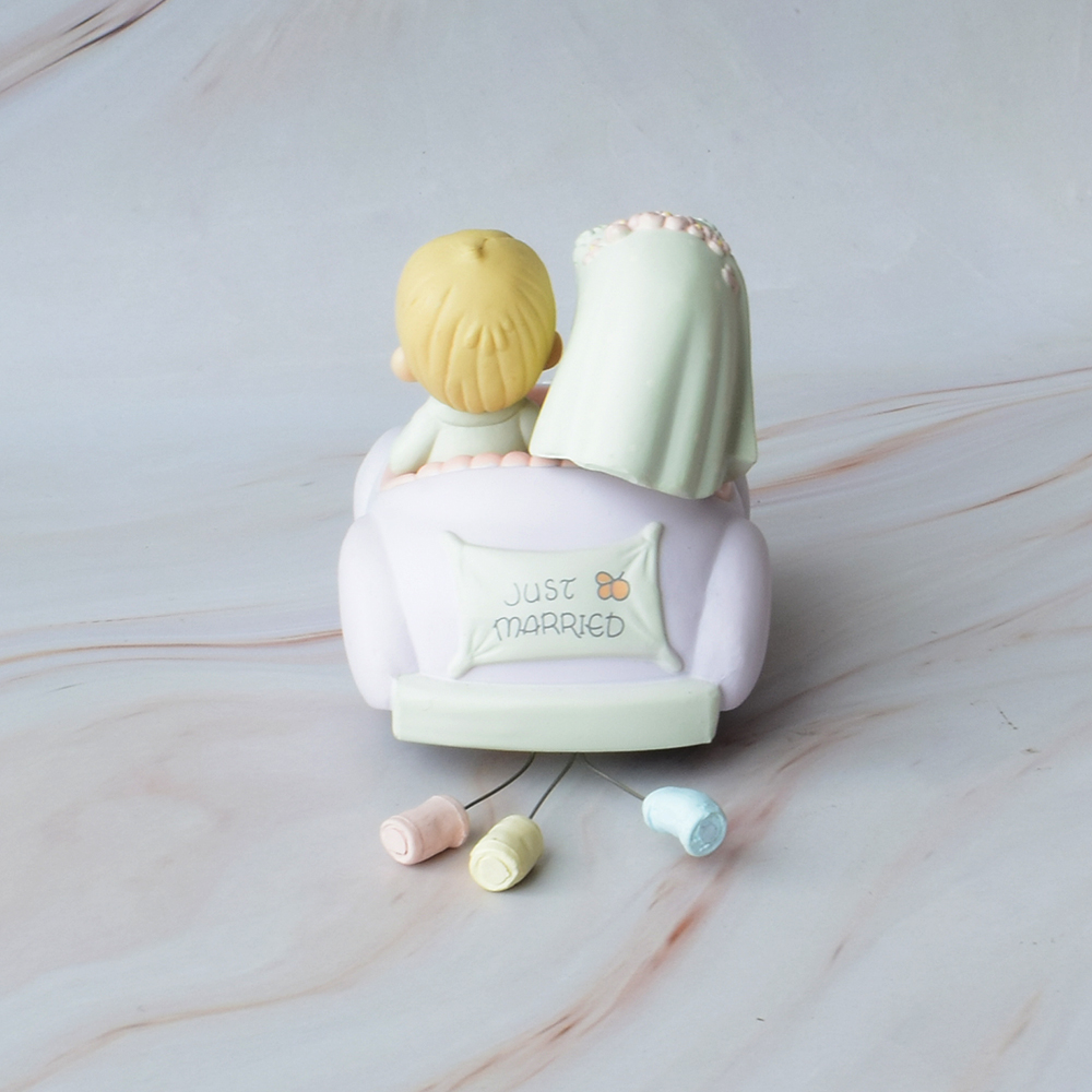 Figura para pastel de boda, Pequeña, Precious Moments, Novios en Carrito