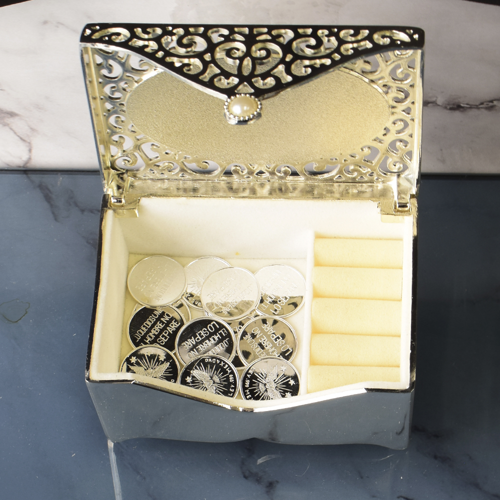 Cofre Luxor personalizado para boda con Arras Espíritu Santo Plata pura, 18 mm.