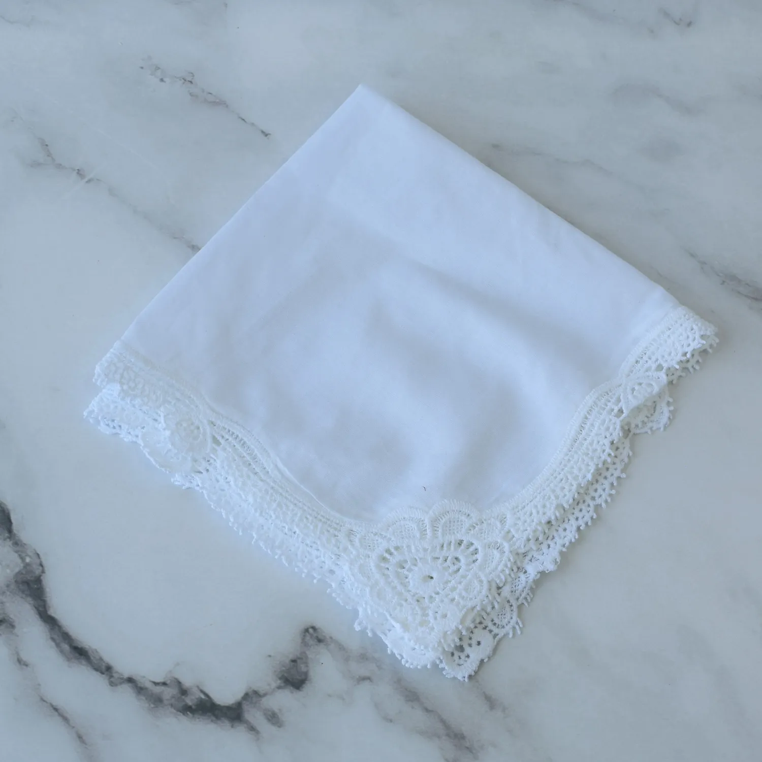 Kit de Bautizo Cruz Trenzada con Destellos Finos