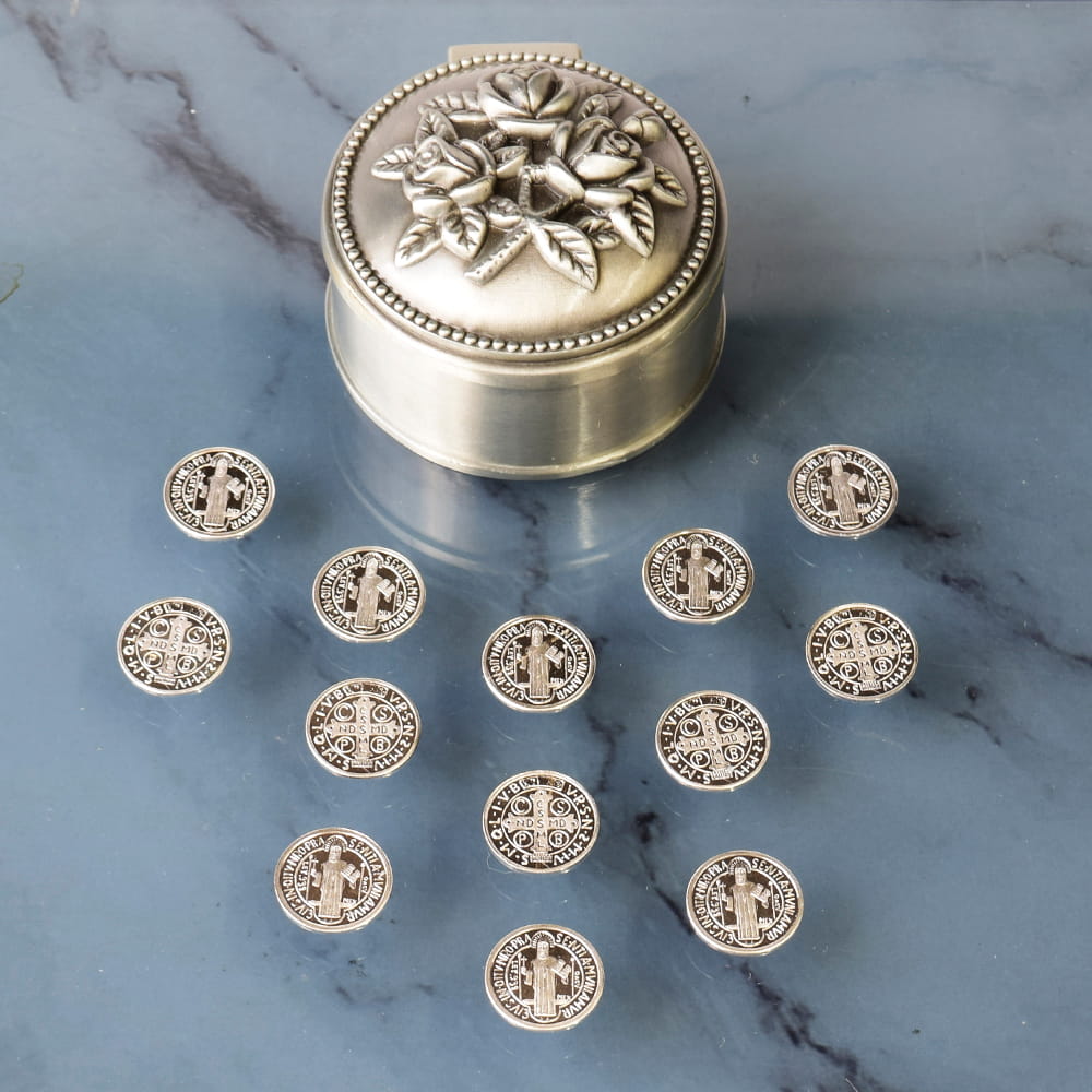 Cofre Helena con arras San Benito, Plata pura, 15mm.