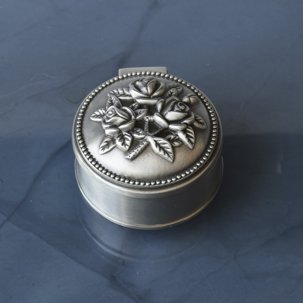 Cofre Helena con arras San Benito, Plata pura, 15mm.