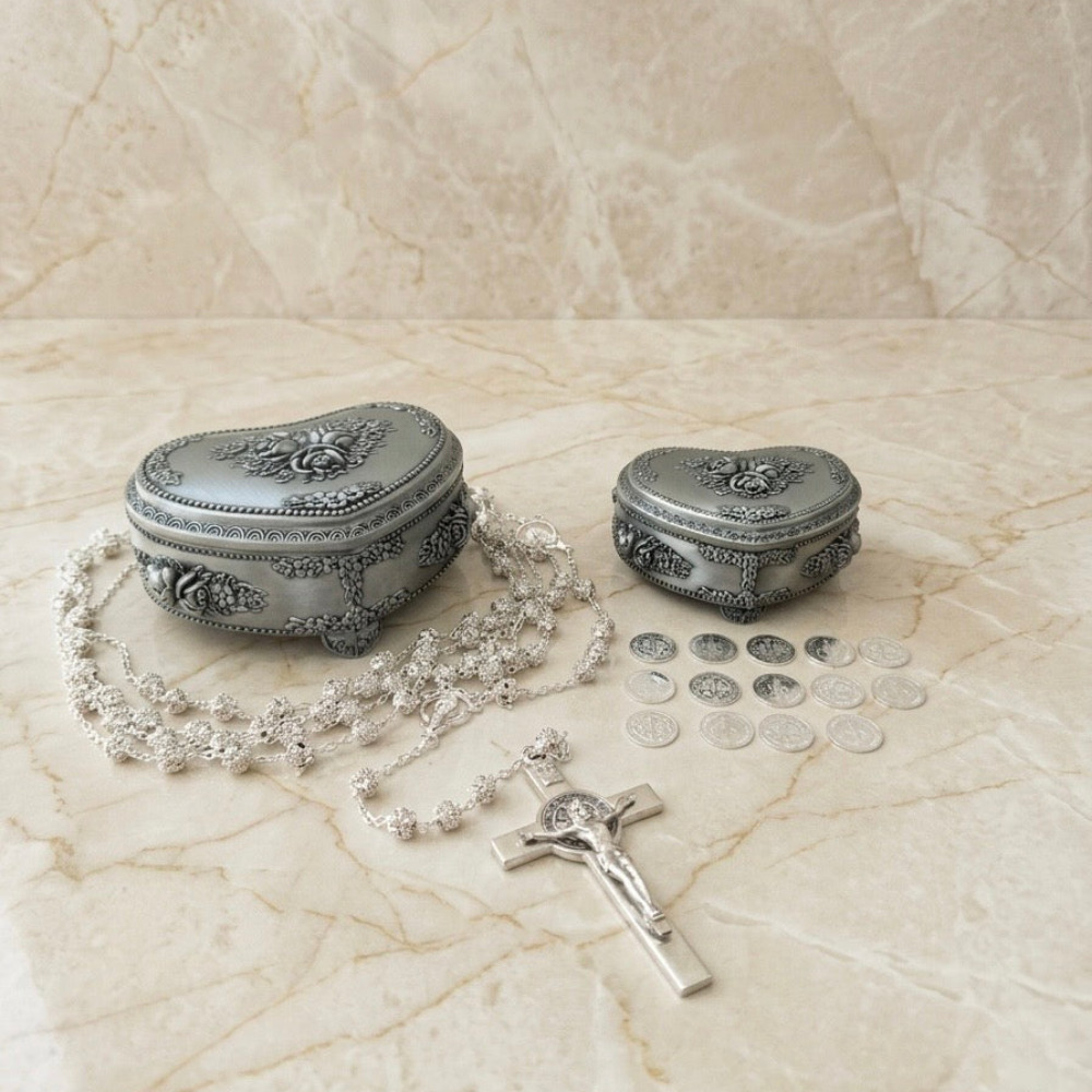 Kit de Lazo Bella Luz, Arras de Plata Fina Chicas y Cofres Floral