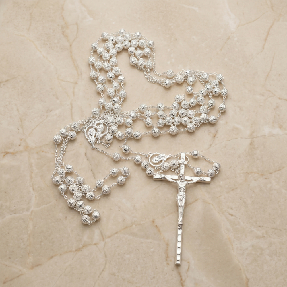 Lazo de boda Rose Silver cruz italiana, baño de plata.